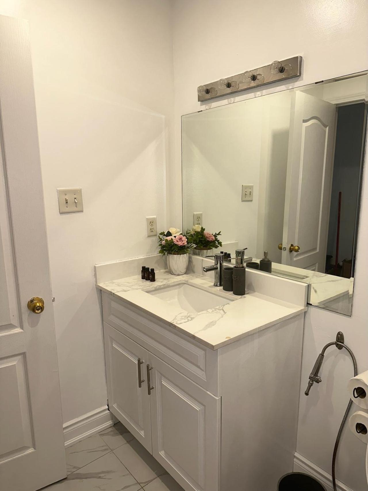 Luxury Home In Toronto 密西沙加 外观 照片