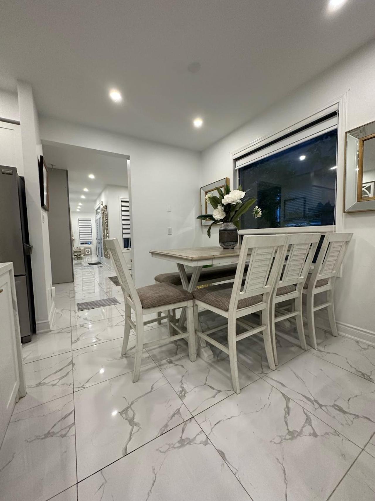 Luxury Home In Toronto 密西沙加 外观 照片