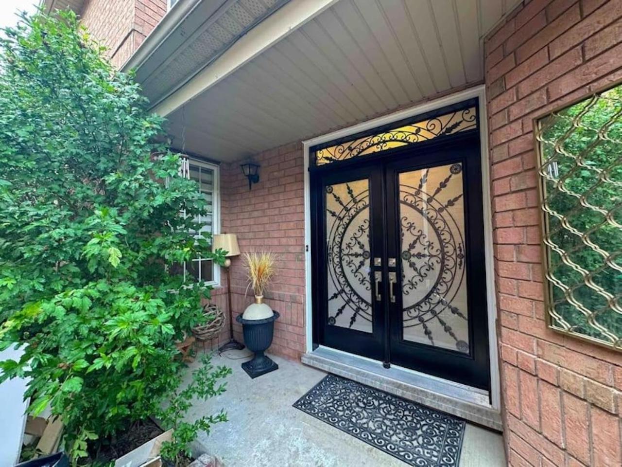 Luxury Home In Toronto 密西沙加 外观 照片